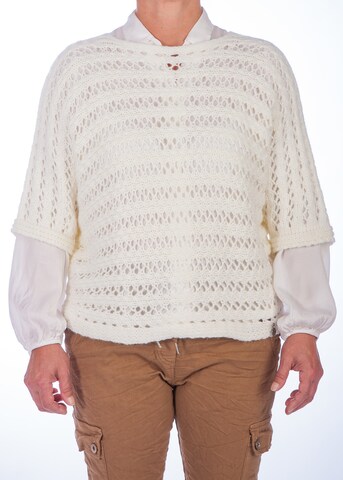 Heimatliebe Sweater in White: front