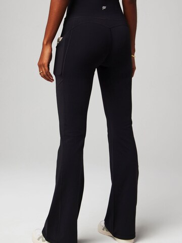 Fabletics Regular Hose `OASIS HIGH-WAISTED KICK FLARE` in Schwarz