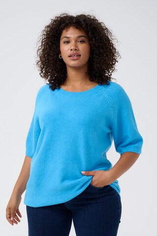 KAFFE CURVE Trui 'Sylvia' in Blauw: voorkant