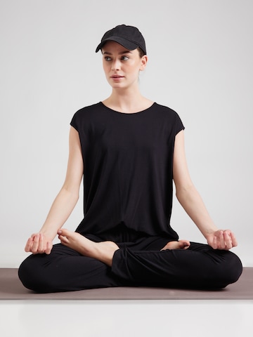 CURARE Yogawear Treenipuku värissä musta