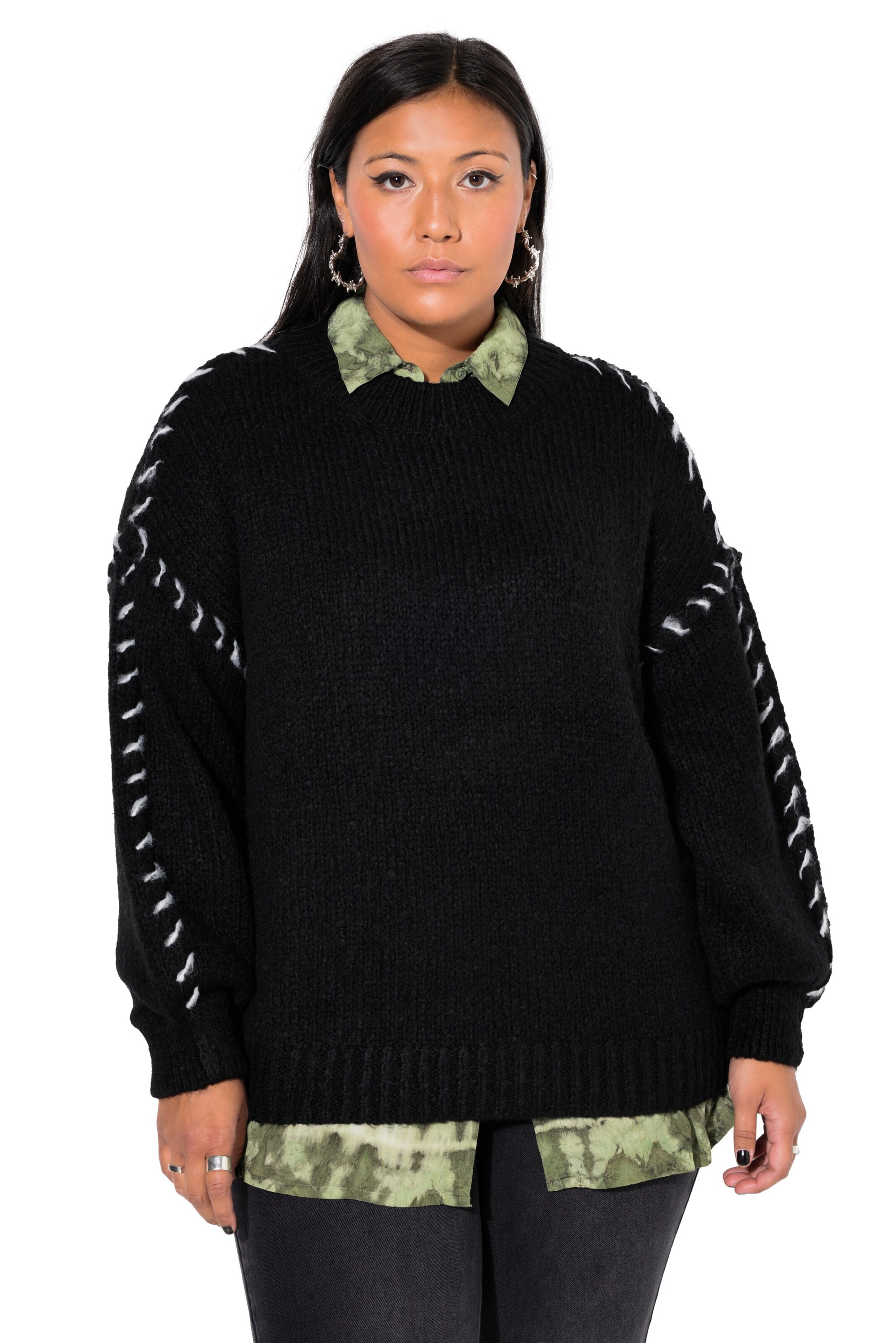 Pull-over Studio Untold en noir : devant