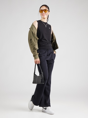 Nike Sportswear Top in Zwart