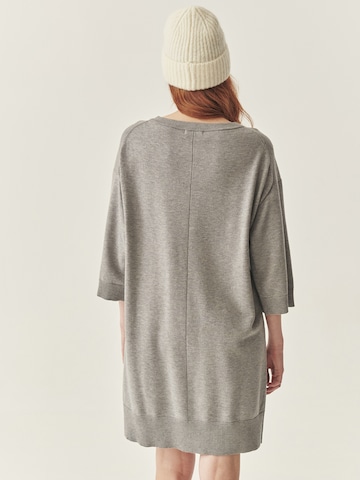 Rochie de la TATUUM pe gri