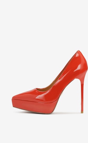 Décolleté di Kazar in rosso: frontale