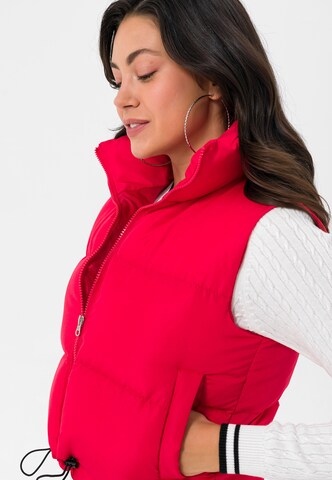 Gilet di Jimmy Sanders in rosso