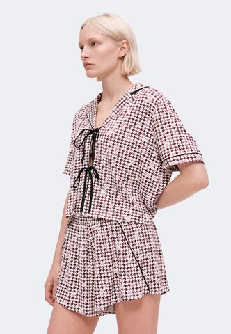 Karl Lagerfeld - Pijama de pantalón corto 'AUTOGRAPH' en rojo
