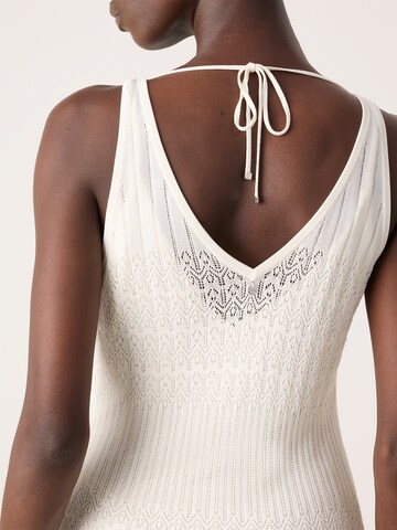 BOSS Orange Трикотажное платье 'Floom' в Белый