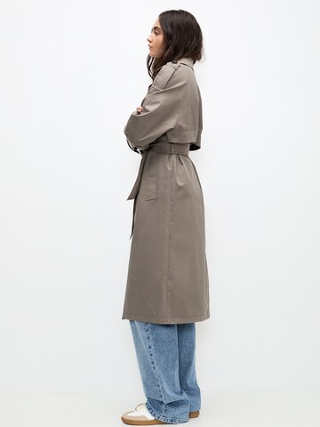 Pull&Bear Mantel in Grau