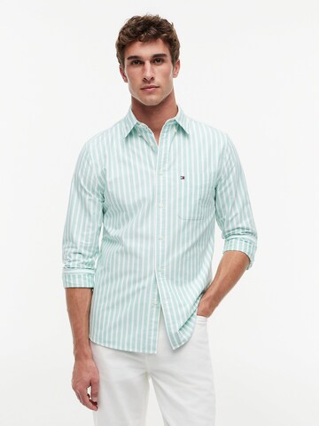 Coupe regular Chemise TOMMY HILFIGER en vert : devant