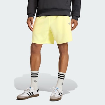 ADIDAS ORIGINALS Regular Broek 'Trefoil Essentials' in Geel: voorkant