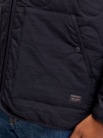 Jack & Jones Plus Jacke 'JJAXEL' in Schwarz