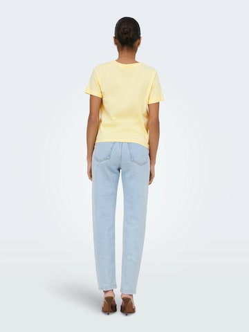 ONLY - Camiseta 'ONLDORA' en amarillo