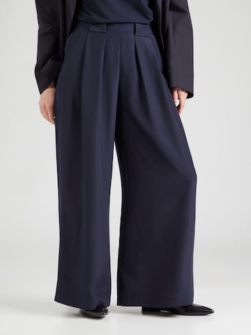 Rich & Royal - Pierna ancha Pantalón plisado en azul: frente