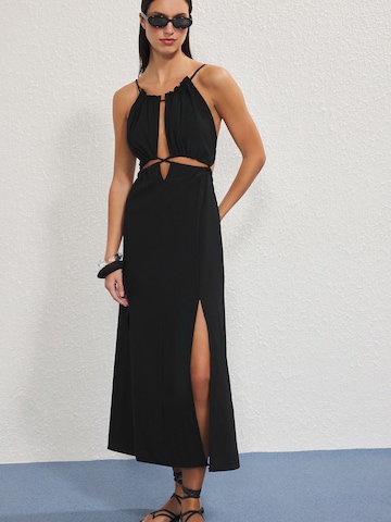 Robe Trendyol en noir : devant