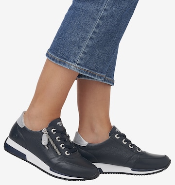 REMONTE Sneaker in Blau