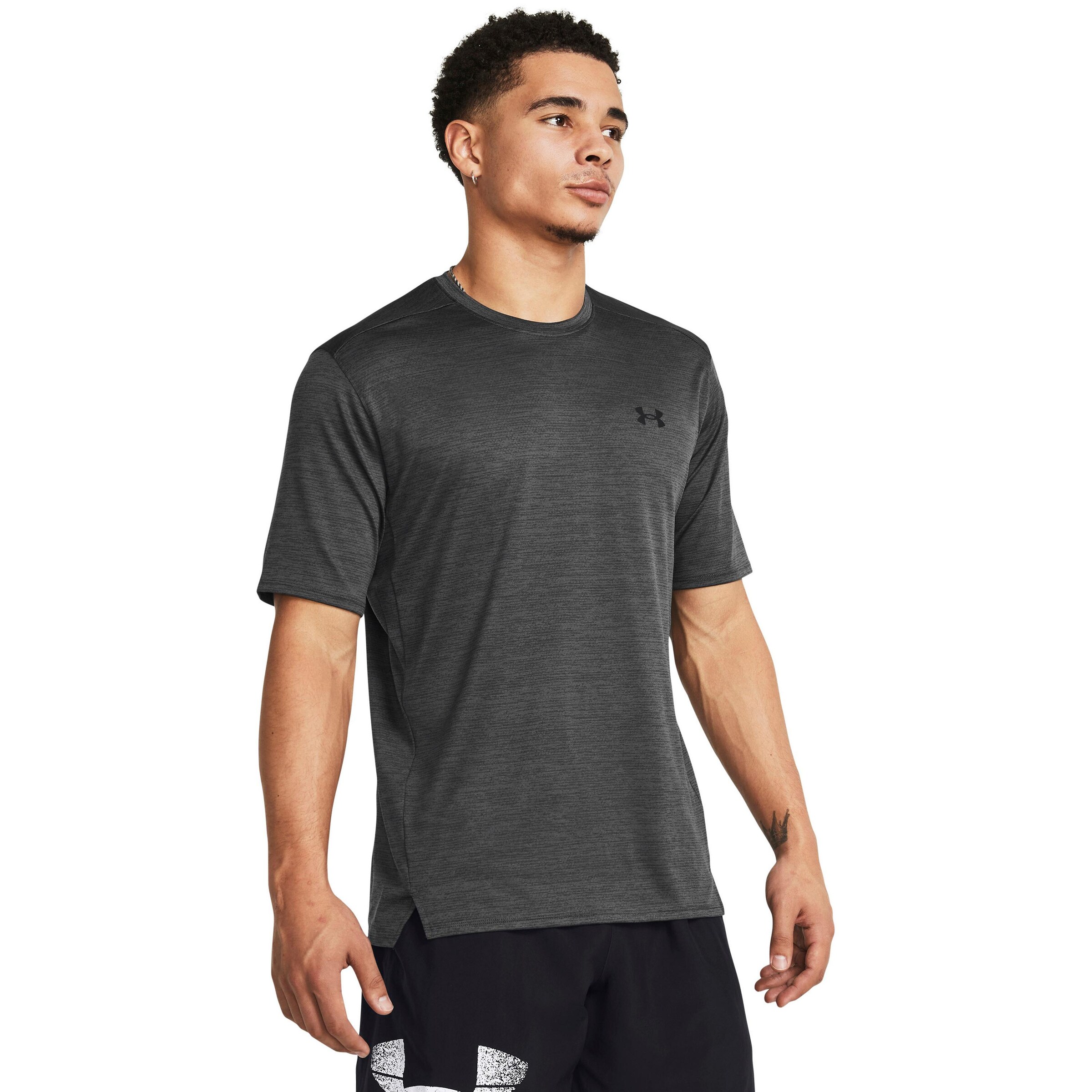 UNDER ARMOUR Functioneel shirt 'Tech Vent' in Grijs: voorkant