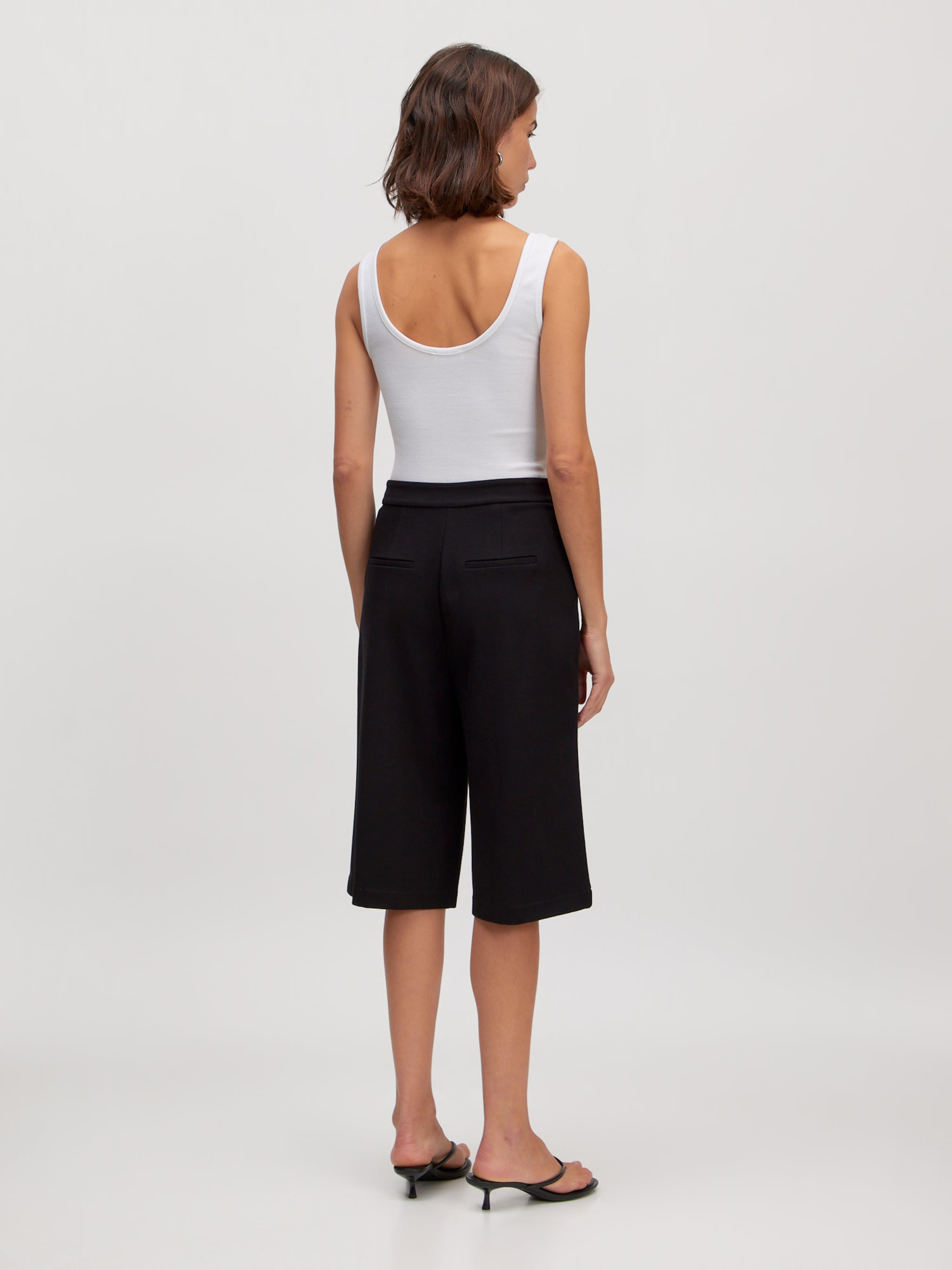 EDITED Producten Broek 'Neea' Zwart