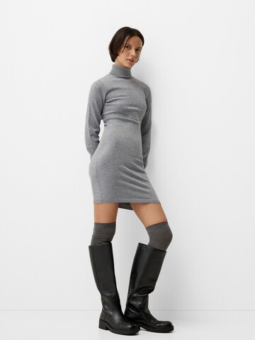 Robes en maille Bershka en gris