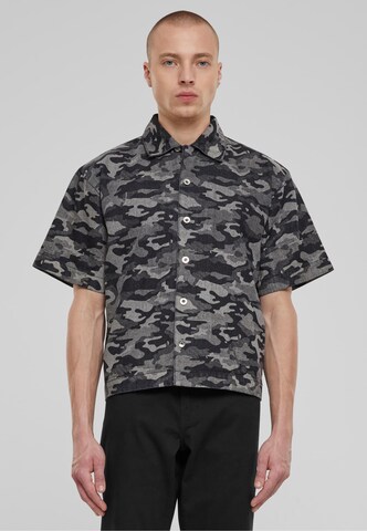 Urban Classics - Ajuste confortable Camisa en gris: frente