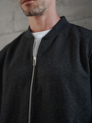 Veste mi-saison 'Essential' DAN FOX APPAREL en gris