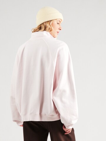 ARMEDANGELS Sweatshirt i pink