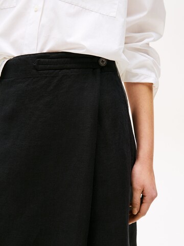 TOMMY HILFIGER Skirt in Black
