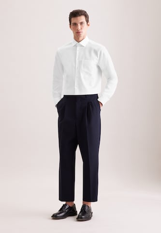 Coupe regular Chemise business 'Schwarze Rose' SEIDENSTICKER en blanc