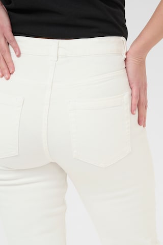 Kaffe Slimfit Jeans 'KAlaurine' in Wit