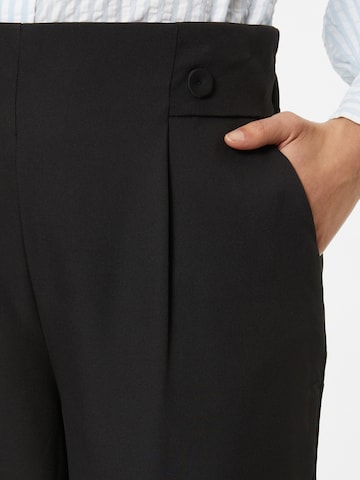 regular Pantaloni con pieghe di Dorothy Perkins in nero