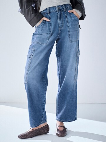 Next - Pierna ancha Pantalón cargo en azul: frente