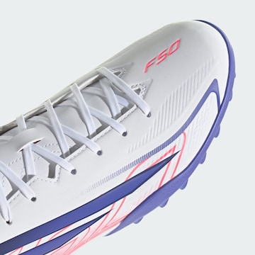 Chaussure de foot 'F50 Hyperfast Club Turf' ADIDAS PERFORMANCE en blanc