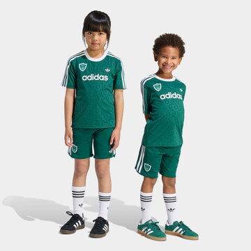 ADIDAS ORIGINALS Set in Green: front