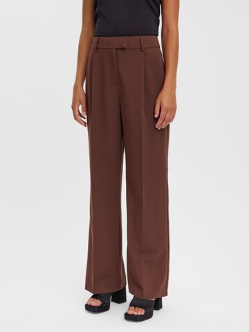 VERO MODA Wide leg Pleated Pants 'Zelda' in Brown: front