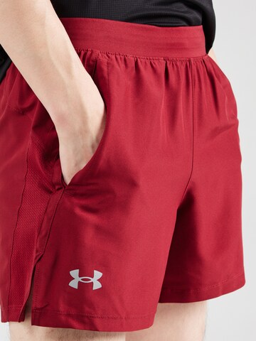 UNDER ARMOUR Normalny krój Spodnie sportowe 'Launch 5' w kolorze czerwony