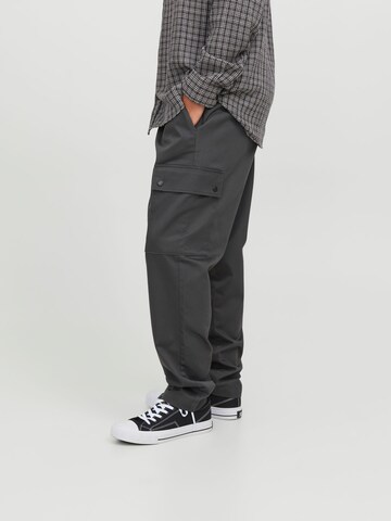 Regular Pantalon cargo JACK & JONES en gris