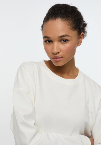 ETERNA Sweatshirt in White