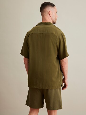 DAN FOX APPAREL Regular Fit Skjorte i grøn