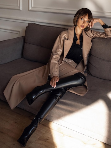 Cappotto di mezza stagione di Anushka in beige