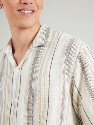 Fit confort Survêtement 'SLHCAL' SELECTED en blanc