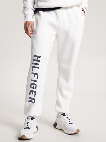 TOMMY HILFIGER Tapered Broek 'GRAPHIC' in Wit: voorkant