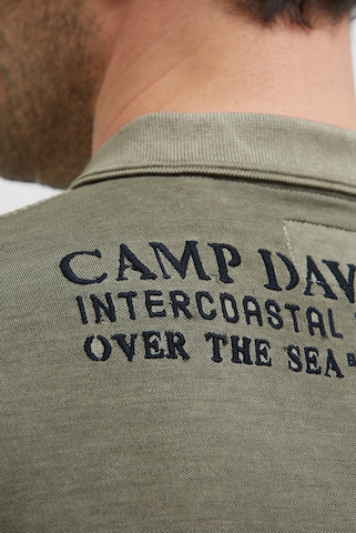 CAMP DAVID Pikee-Polo Kurzarm mit Rücken-Stickerei in Grün