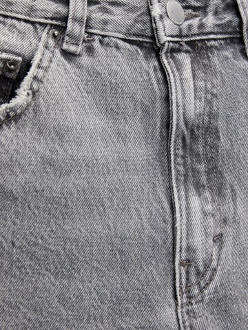 Pull&Bear Loosefit Jeans in Grijs