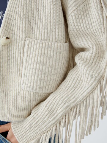 OUI Strickjacke in Beige