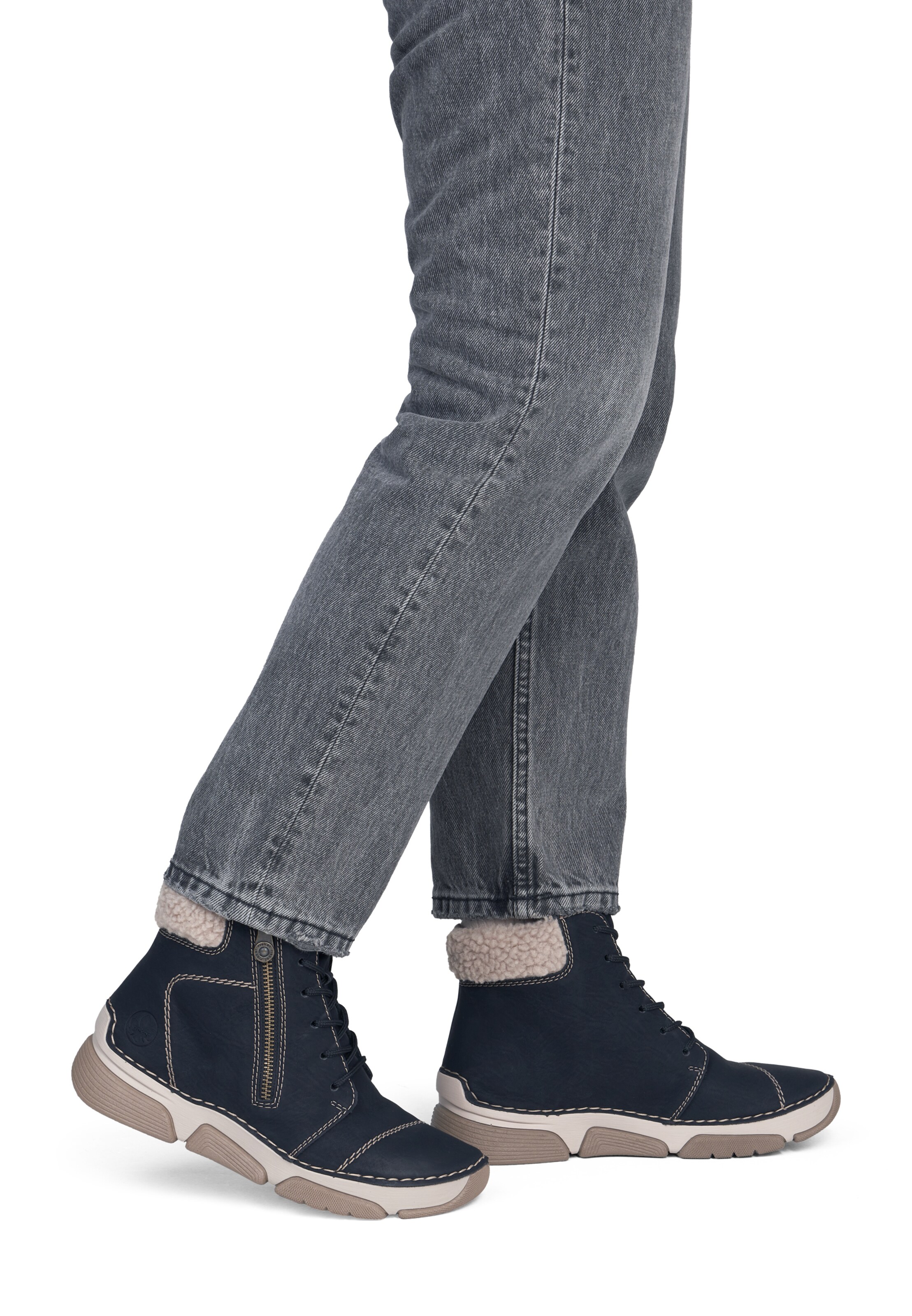 Bottines à lacets Rieker en noir : devant