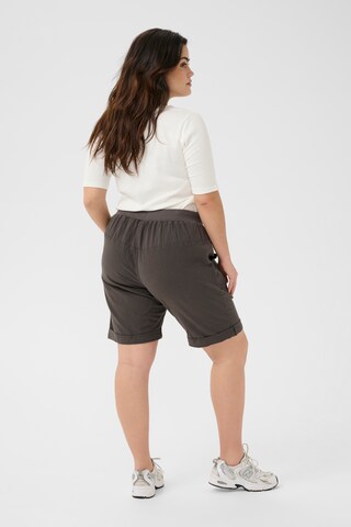 regular Pantaloni 'KCNana' di KAFFE CURVE in grigio