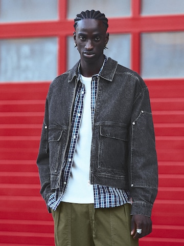 Bershka Between-season jacket in Black: front