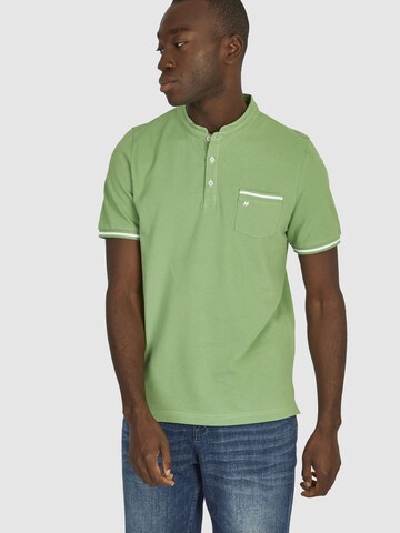 HECHTER PARIS Shirt in Green: front