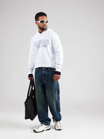 Sweat-shirt 'BEAU' GUESS en blanc