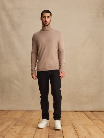 DAN FOX APPAREL Pullover 'Sean' in Beige