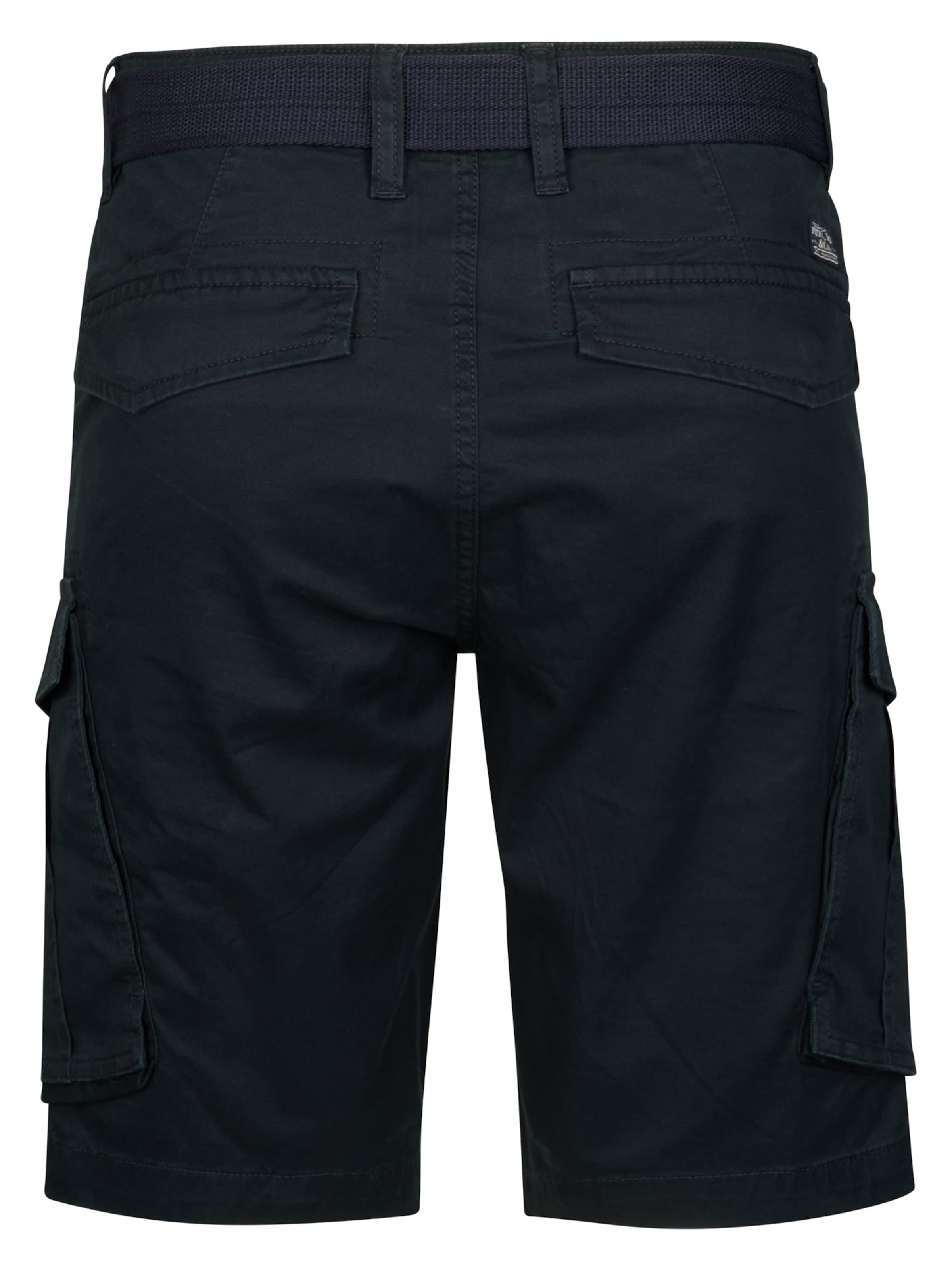 Petrol Industries Regular Shorts in Schwarz